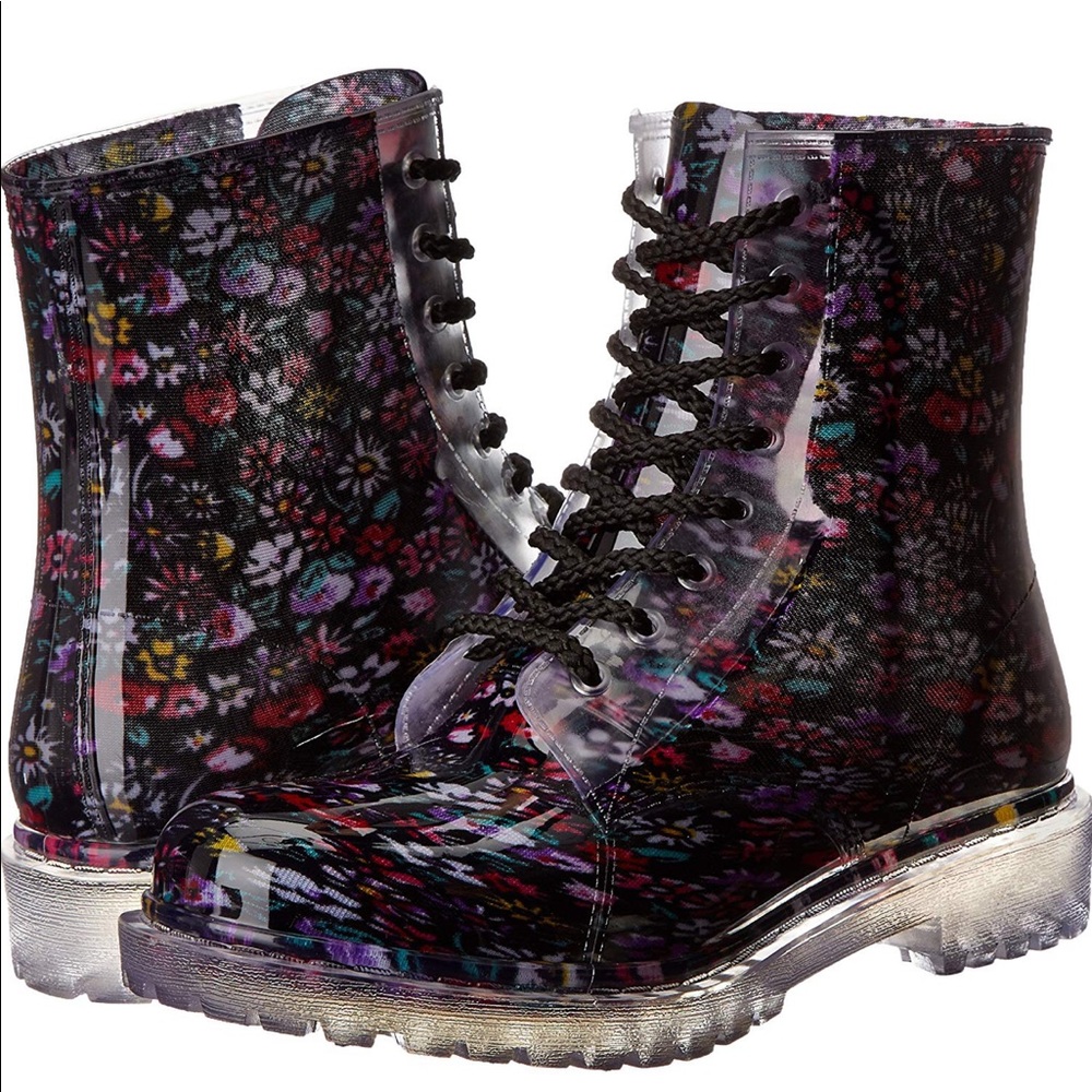 Dirty laundry Rain boot